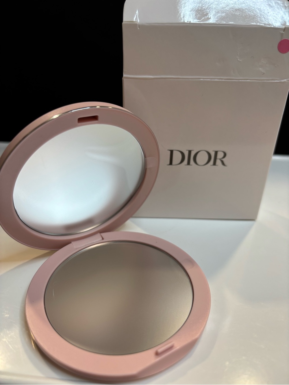 Dior GWP Quilted Light Pink Compact Case with Silver CD Emblem - Picture 3 of 4